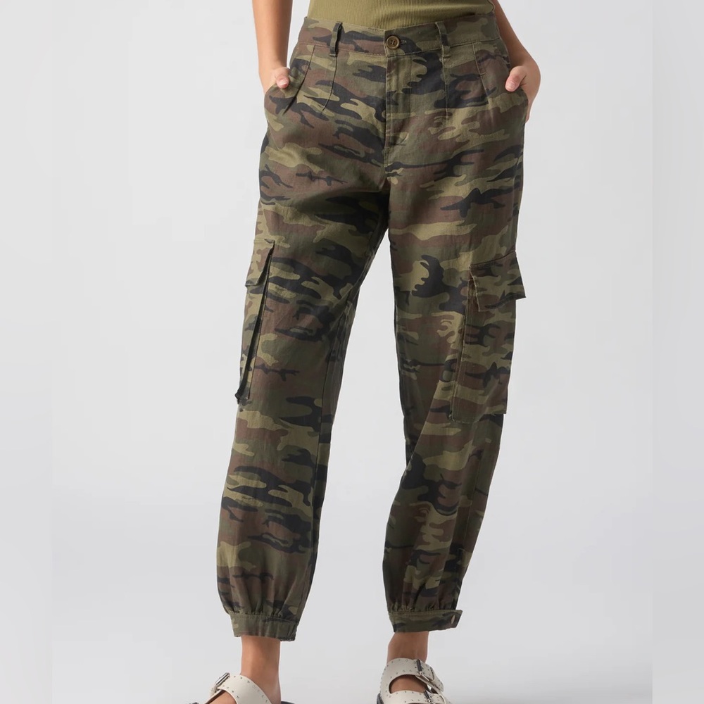 Sanctuary camo pants
